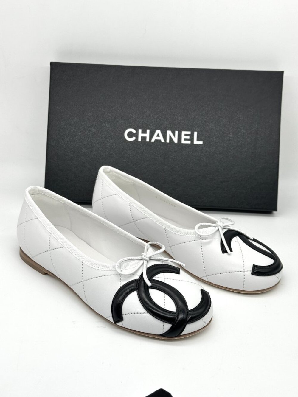 CHANEL 26M Coco Beach Lambskin Leather CC Cambon Bow Ballerina Ballet Flats - Picture 5 of 15